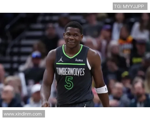 爱德华兹39分无缘今日最佳！克莱末节狂砍17分助队逆转_373